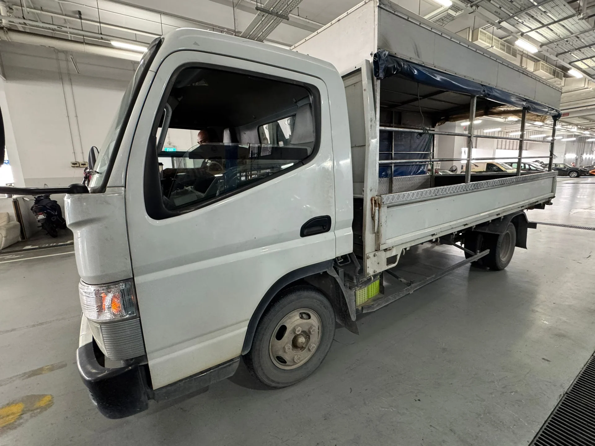 Commercial vehicle at the workshop